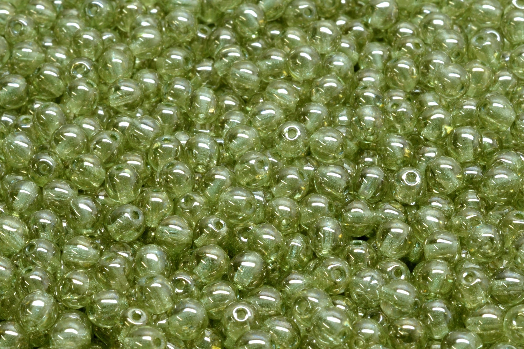 4mm Czech Round Druk Bead, Crystal Light Green Luster, 50 pieces