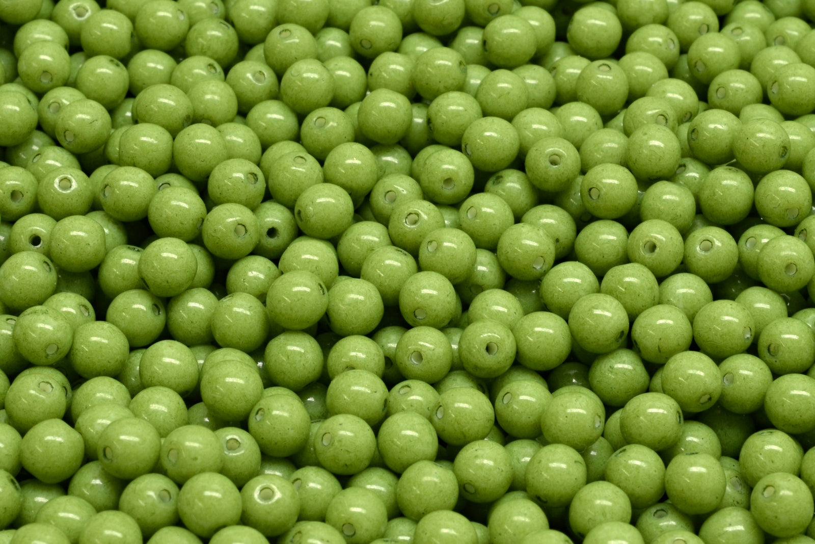 4mm Czech Round Druk Bead, Opaque Pistachio, 50 pieces