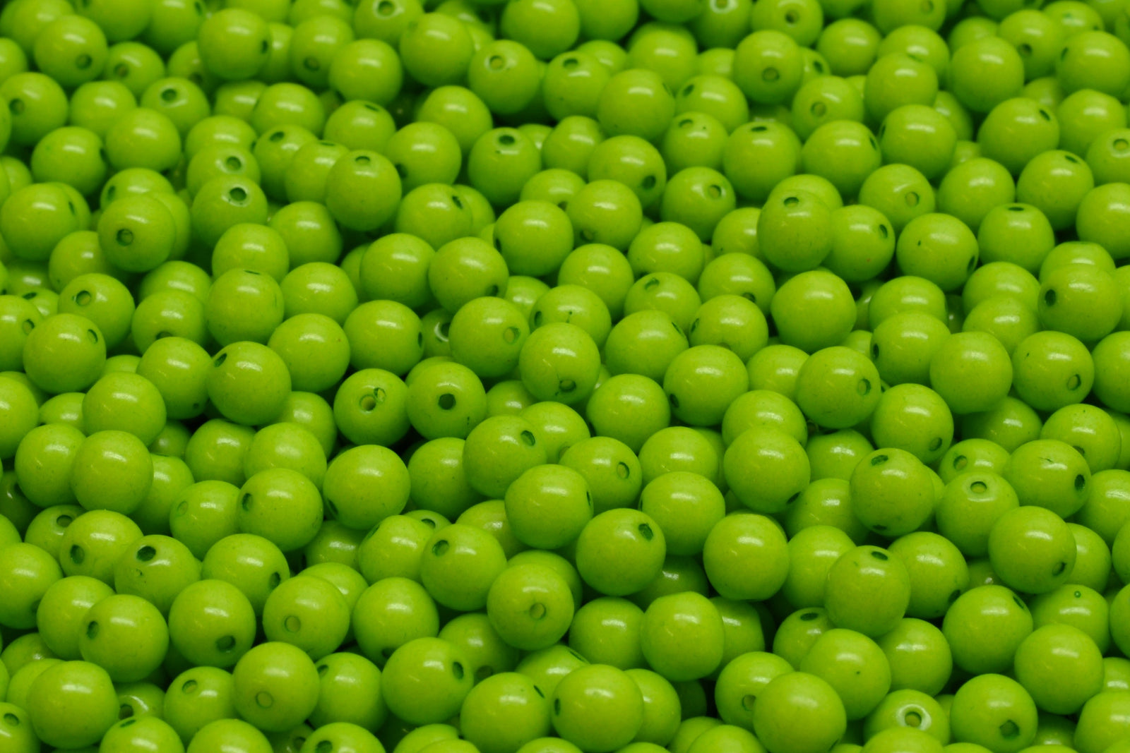 4mm Czech Round Druk Bead, Terra Intensive Light Green, 50 pieces