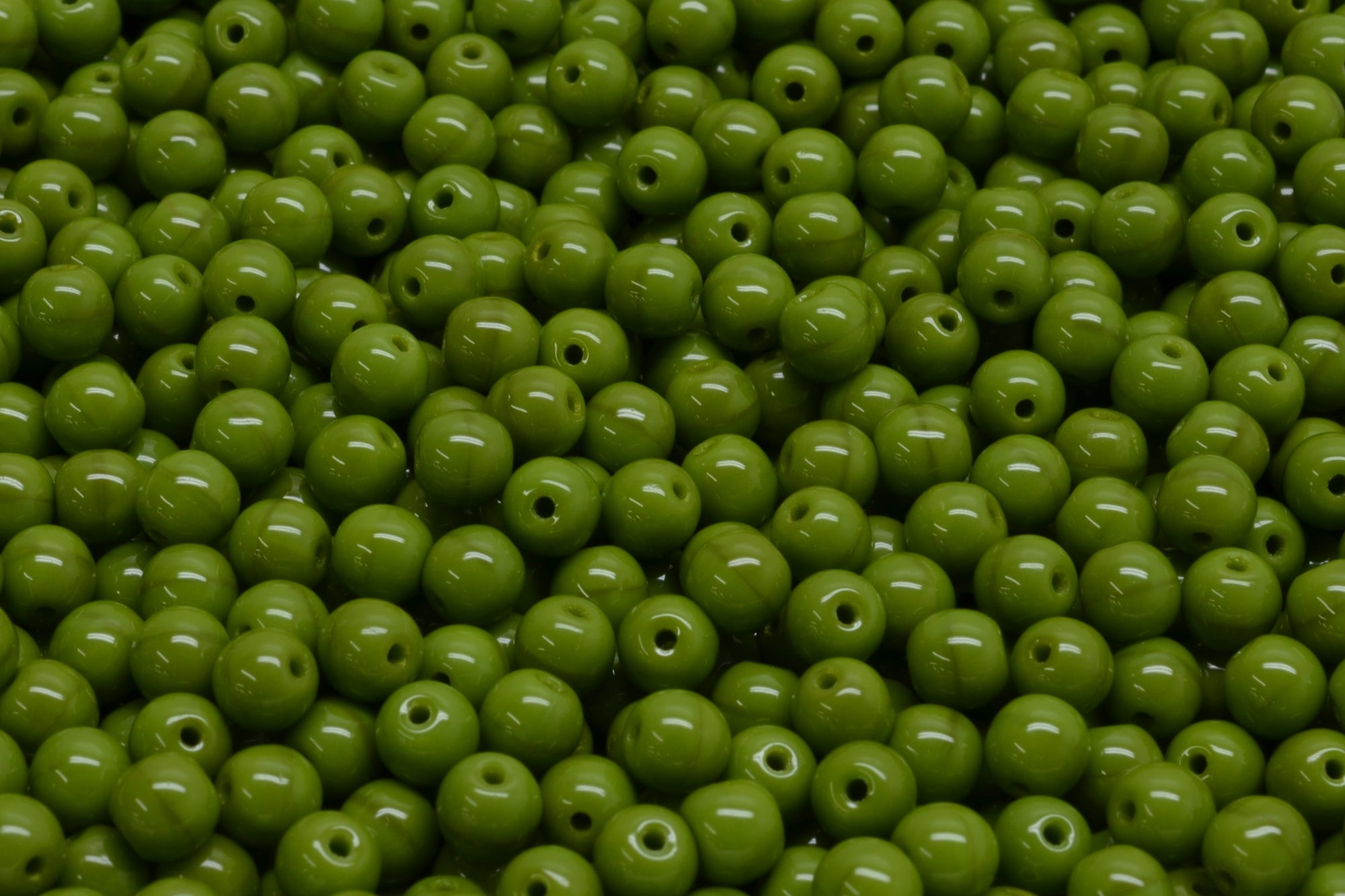 4mm Czech Round Druk Bead, Opaque Dark Green, 50 pieces