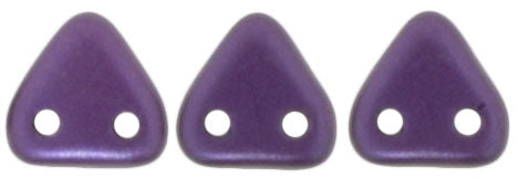 CzechMates Two Hole Triangle, Pearl Coat Purple Velvet