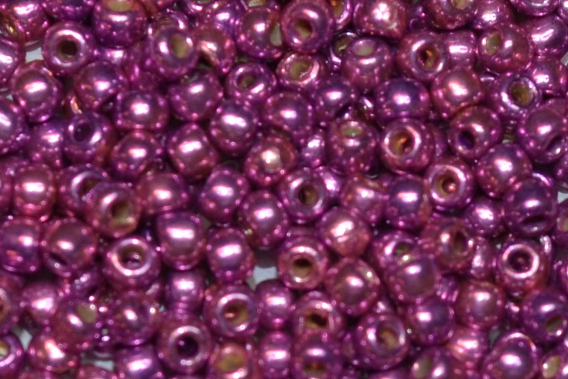 Toho 8/0 Round Japanese Seed Bead, TR8-580PF, Magenta Galv PermaFinish