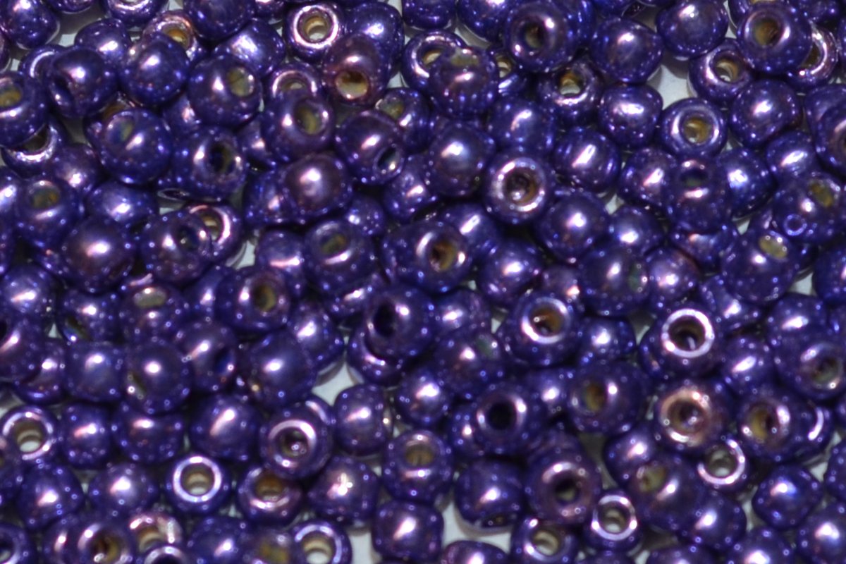 Toho 8/0 Round Japanese Seed Bead, TR8-581PF, Pretty Purple Galv PermaFinish