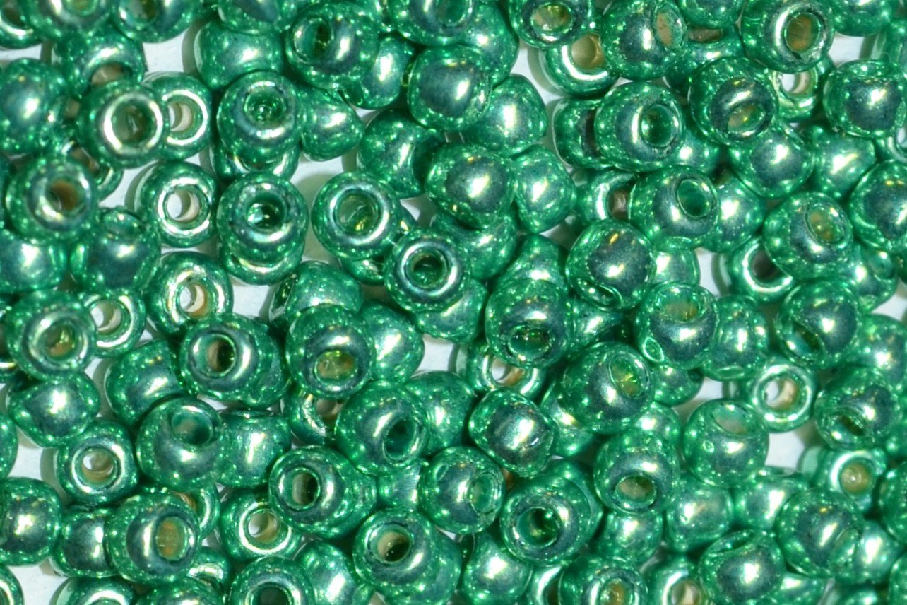 Toho 8/0 Round Japanese Seed Bead, TR8-588PF, Spearmint Galv PermaFinish